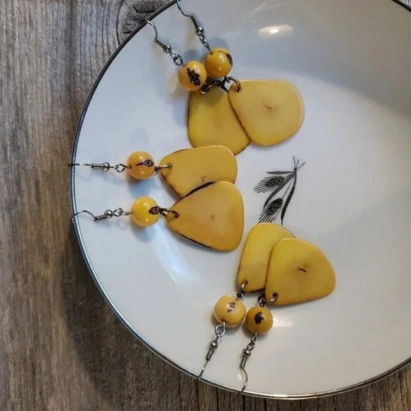 Handcrafted Muted Yellow Peruvian Tagua Nut Slices Round Beads Teardrop Earrings - Picture 7 of 8